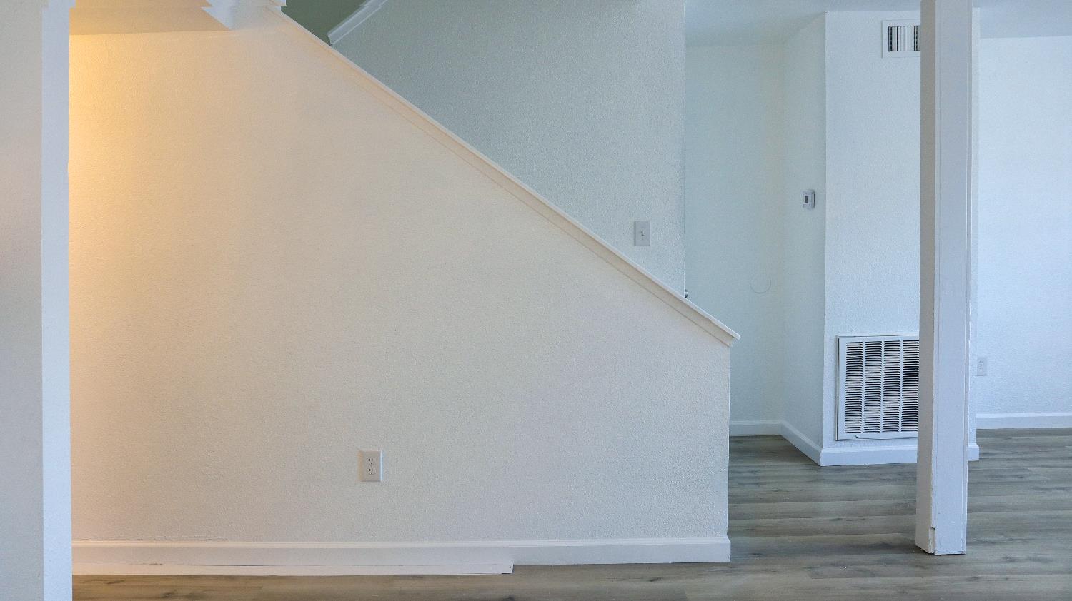 1221 N Peach Ave #142, Fresno, CA 93727