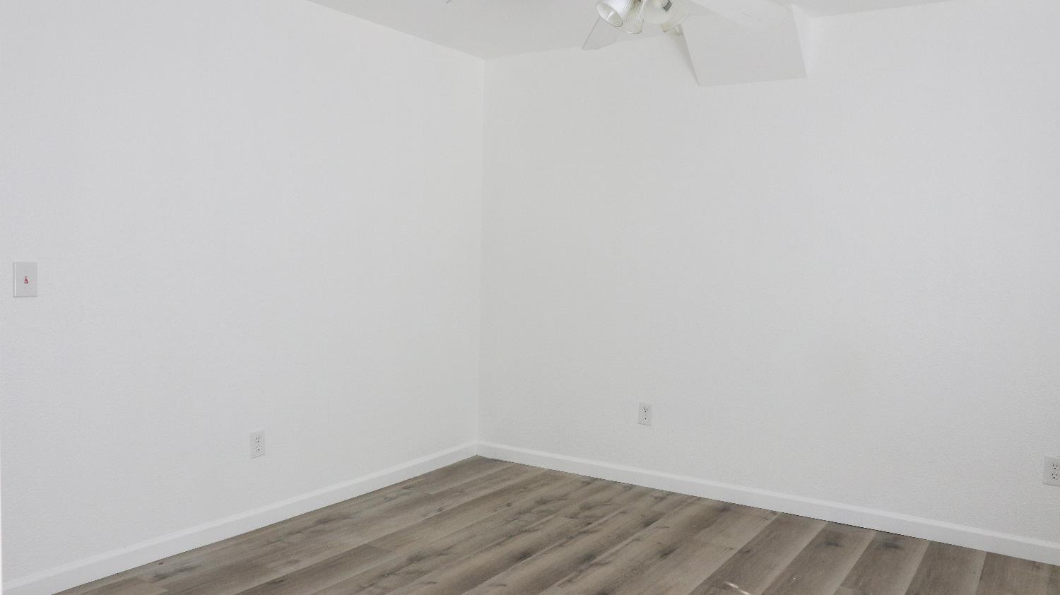 1221 N Peach Ave #142, Fresno, CA 93727