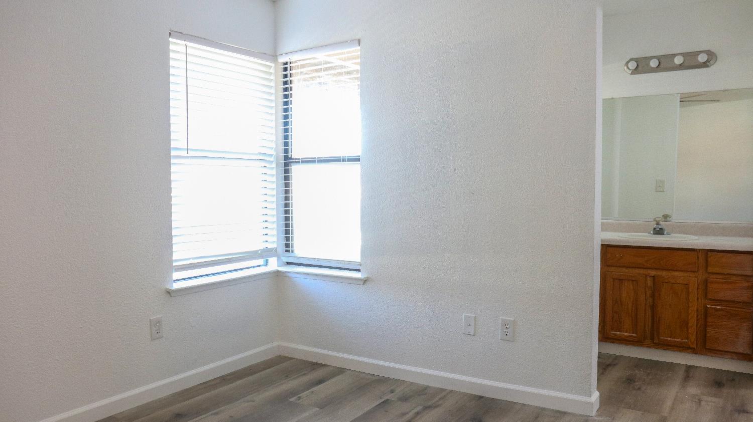 1221 N Peach Ave #142, Fresno, CA 93727