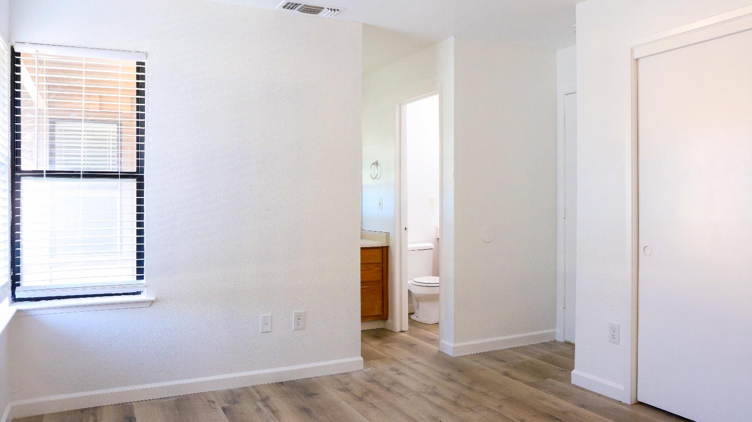 1221 N Peach Ave #142, Fresno, CA 93727