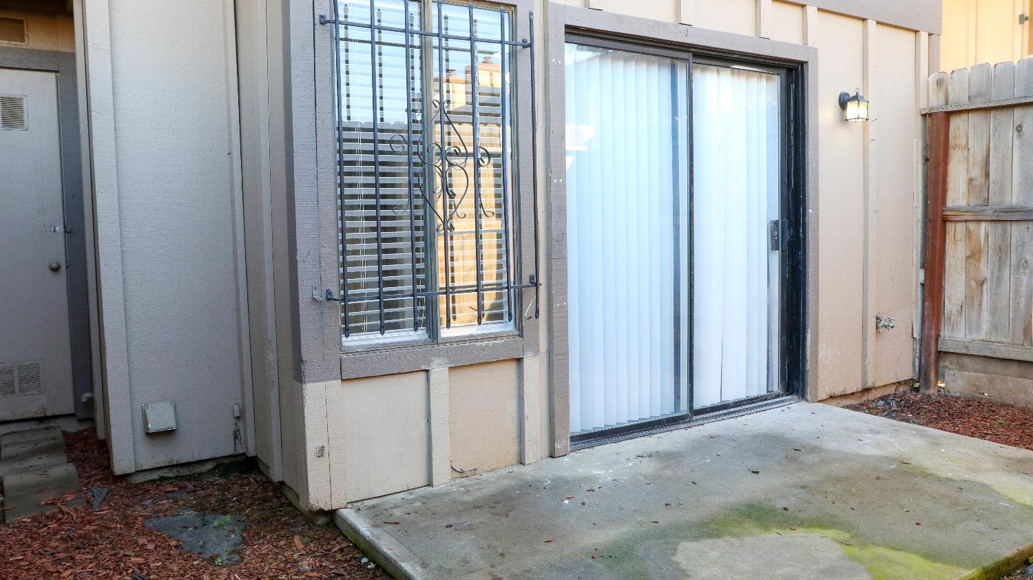 1221 N Peach Ave #142, Fresno, CA 93727