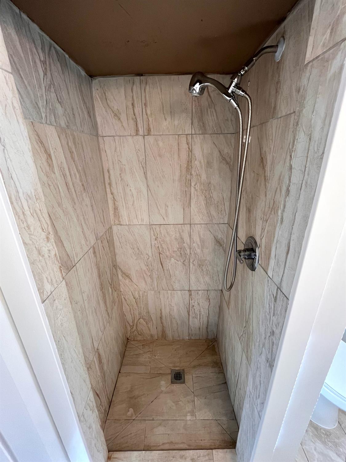 616 618 N Echo Ave, Fresno, CA 93728