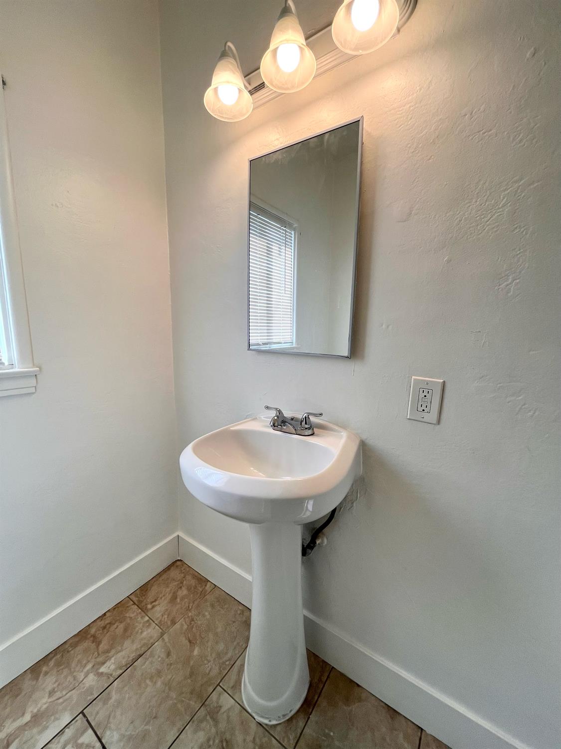 616 618 N Echo Ave, Fresno, CA 93728