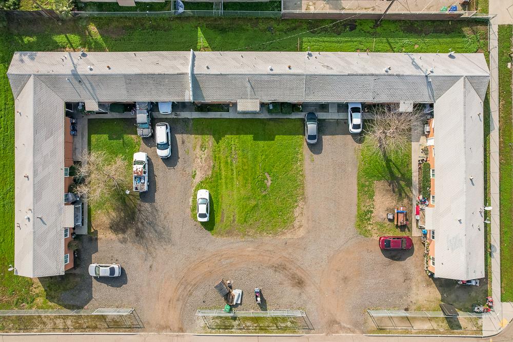 2702 E Hedges Ave, Fresno, CA 93703