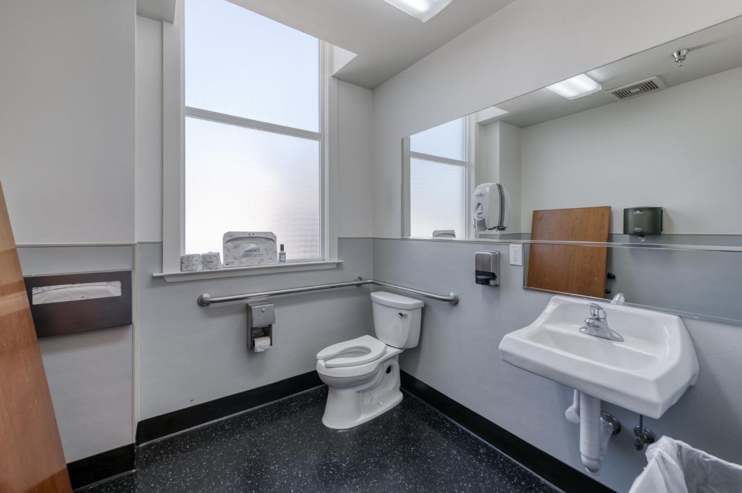 1401 N Wishon Ave, Fresno, CA 93728