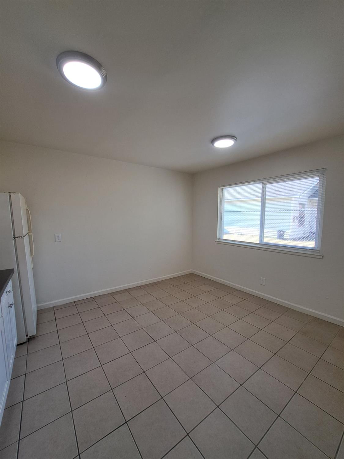 382 N Glenn Ave #A-E, Fresno, CA 93701