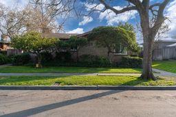 816 E Andrews Ave, Fresno, CA 93704