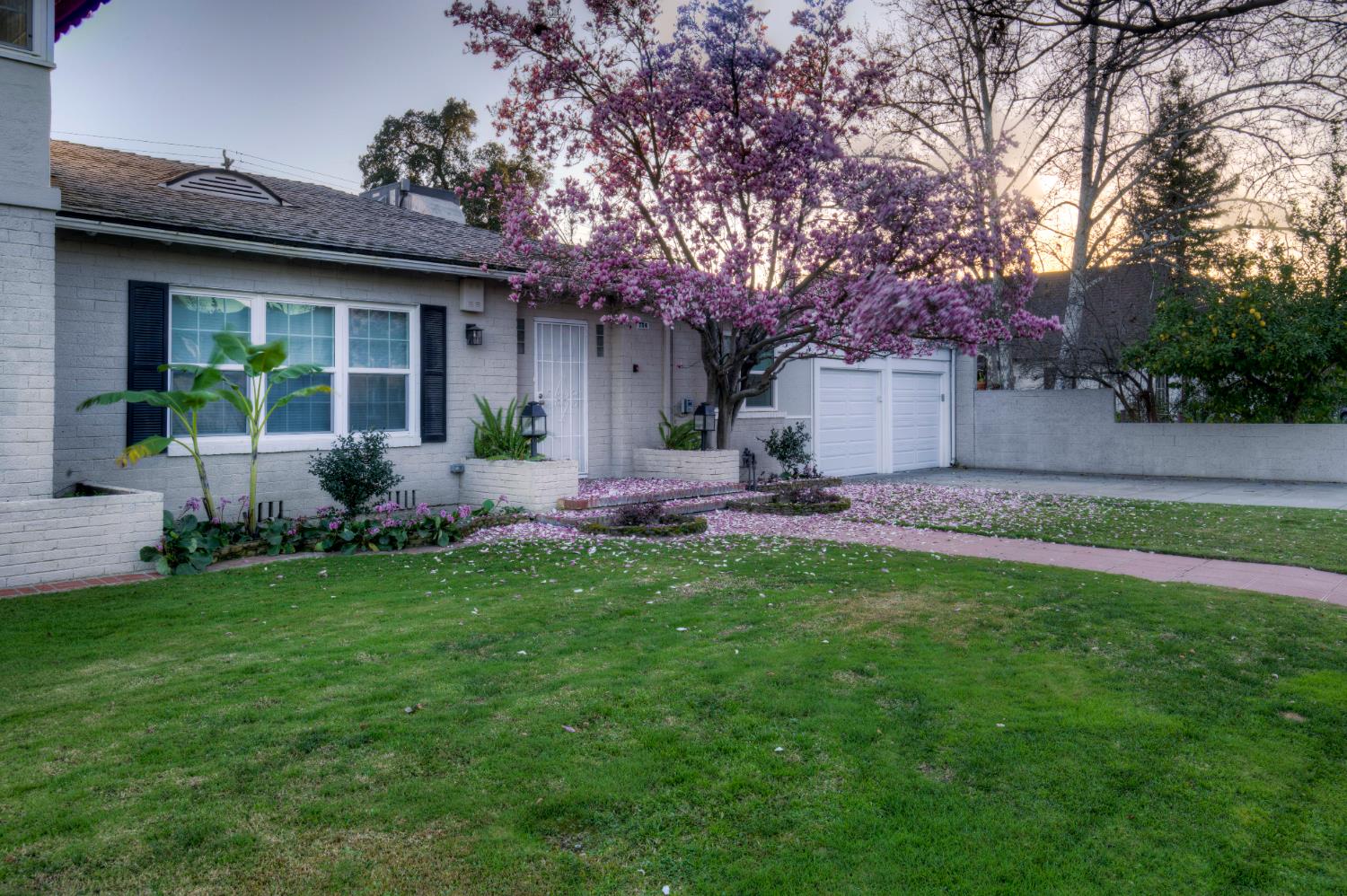 754 E Home Ave, Fresno, CA 93728