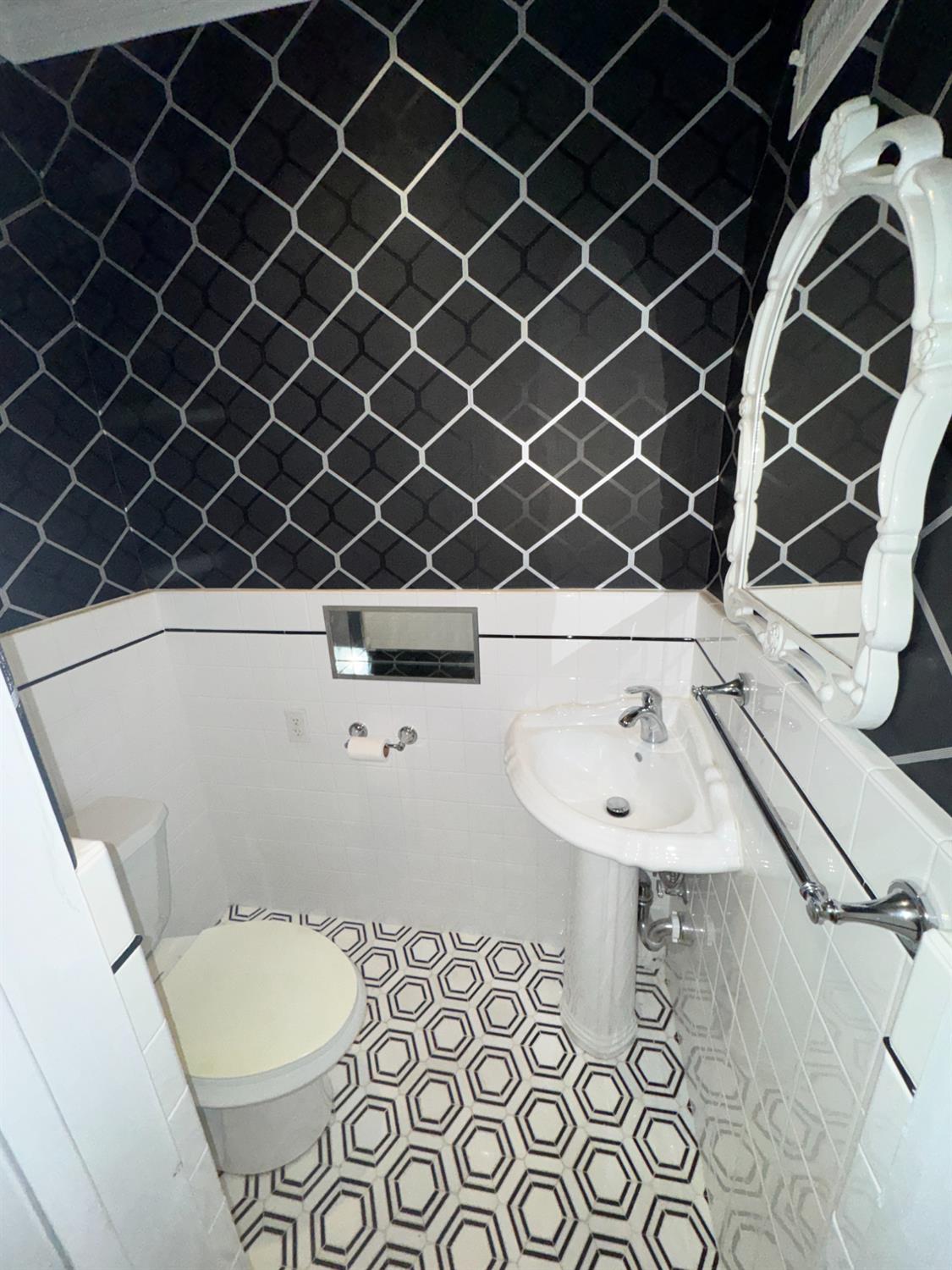 754 E Home Ave, Fresno, CA 93728