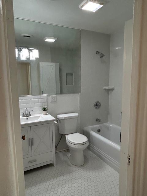 754 E Home Ave, Fresno, CA 93728