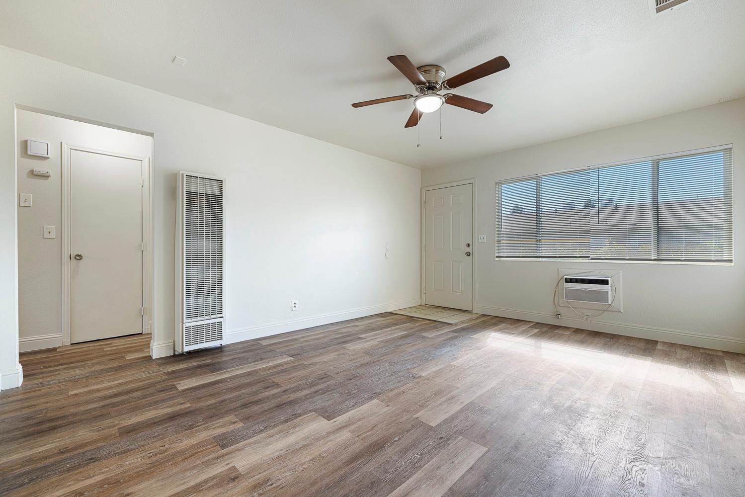 2840 N 1St St, Fresno, CA 93703