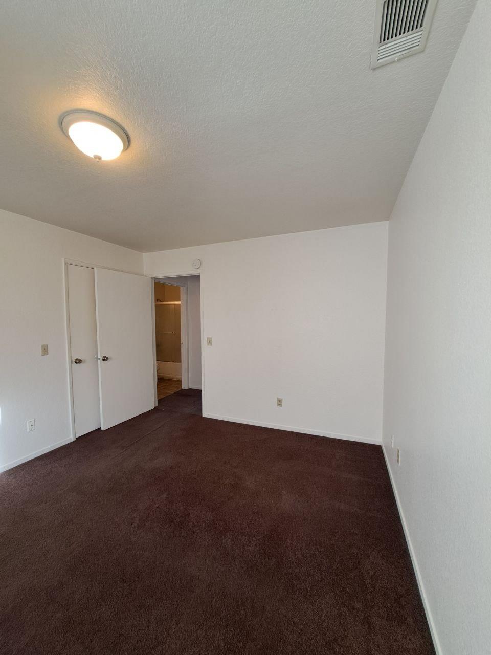 950 W Mckinley Ave, Fresno, CA 93728