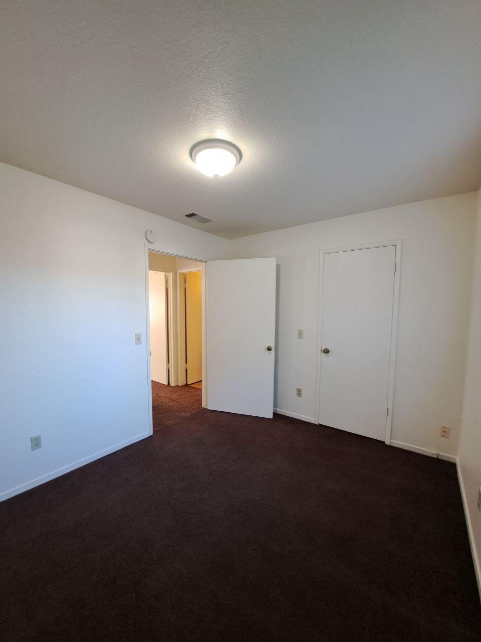 950 W Mckinley Ave, Fresno, CA 93728