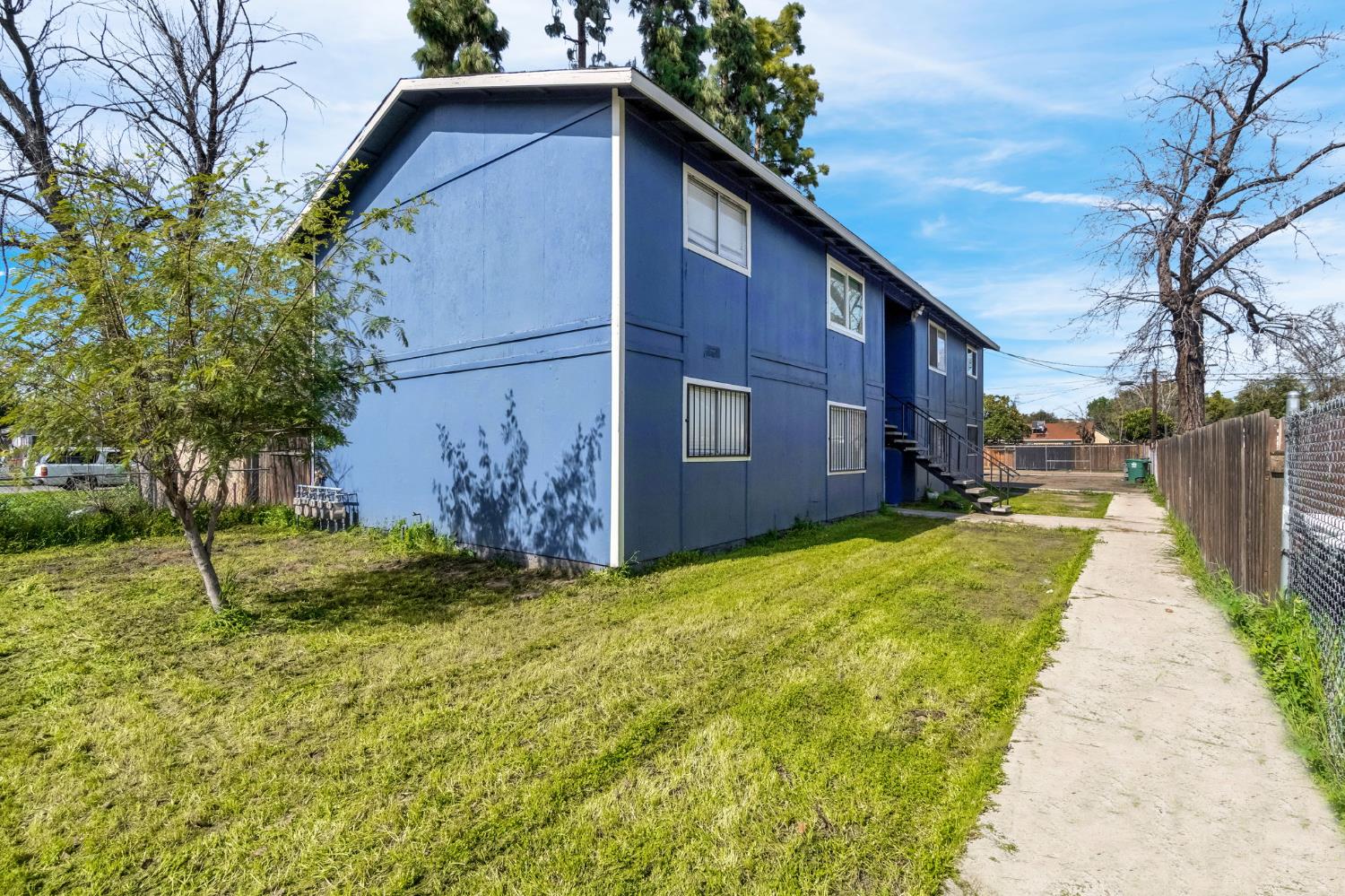 2311 E White Ave, Fresno, CA 93701