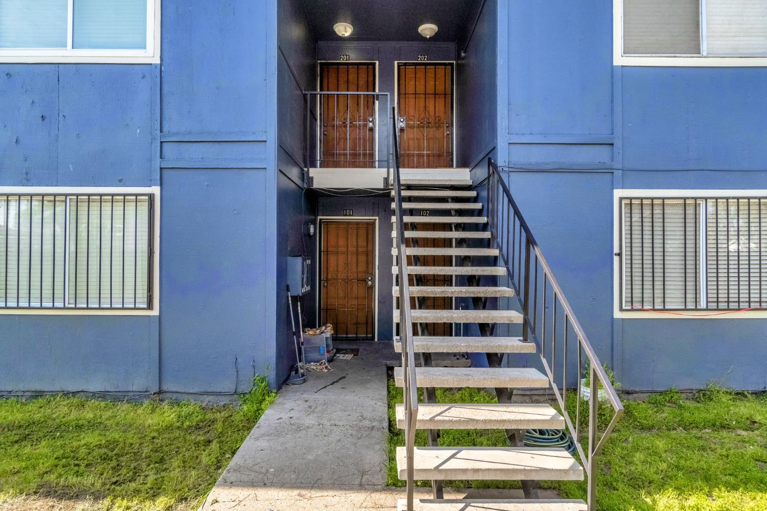 2311 E White Ave, Fresno, CA 93701