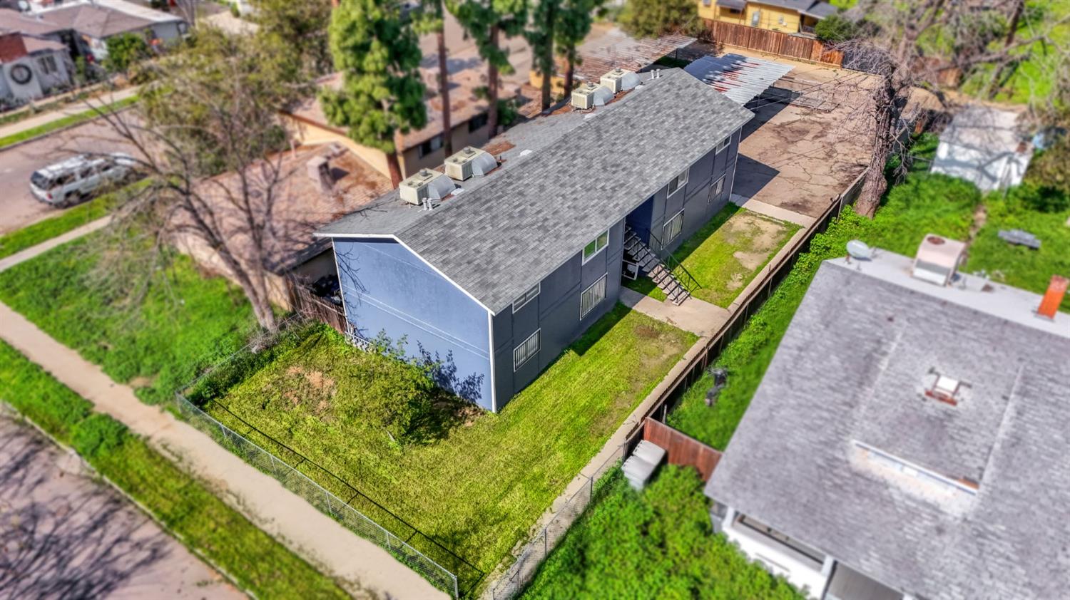 2311 E White Ave, Fresno, CA 93701