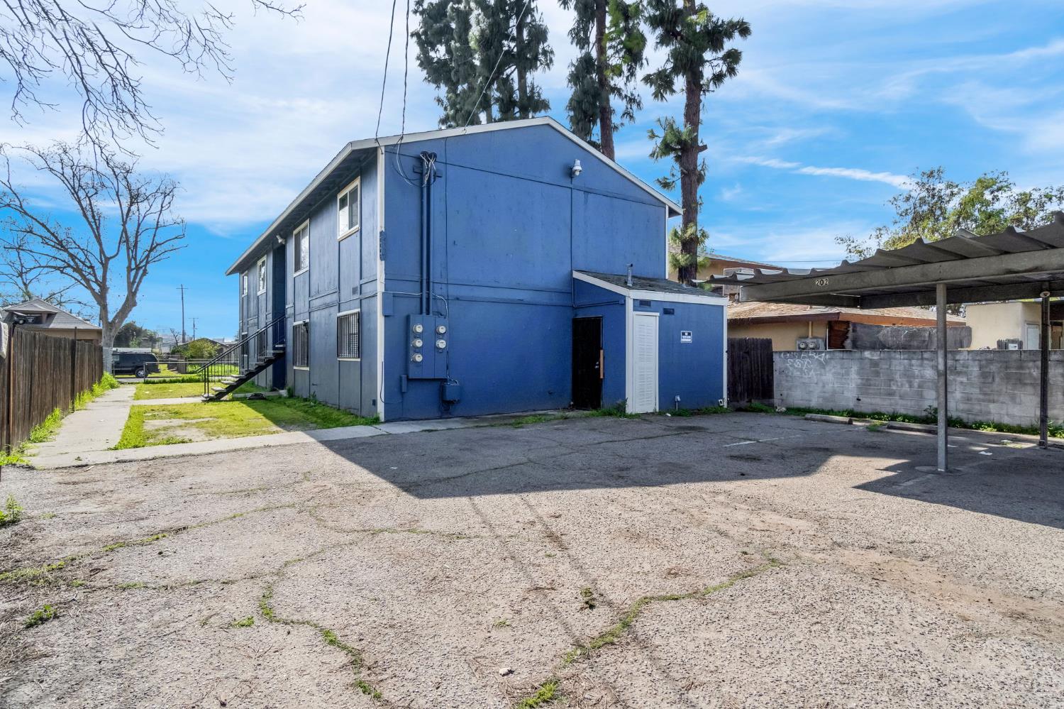 2311 E White Ave, Fresno, CA 93701