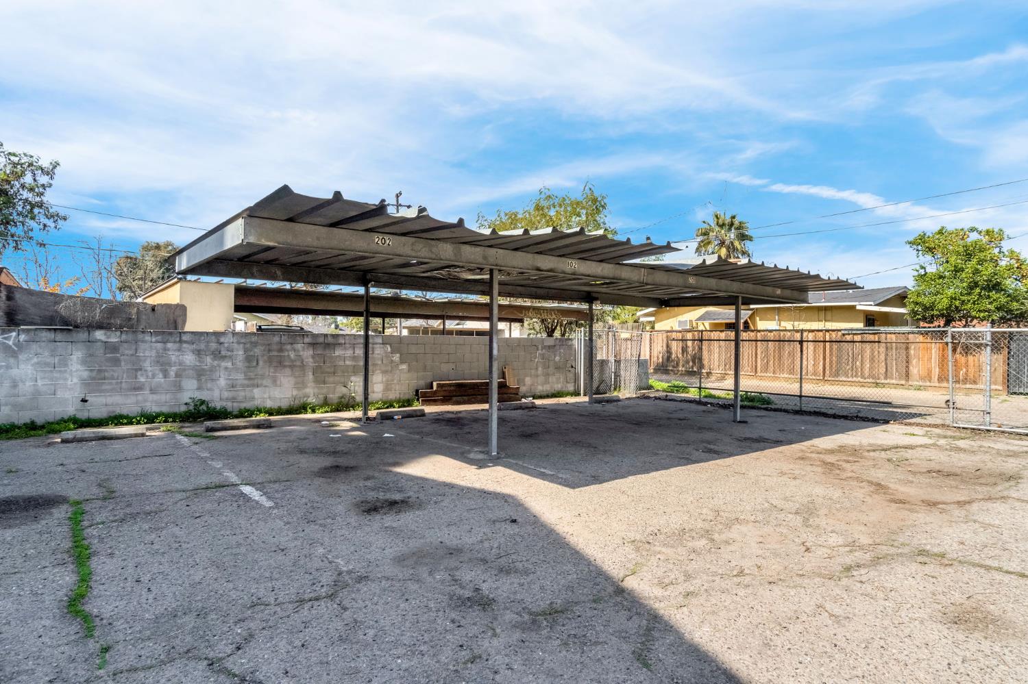 2311 E White Ave, Fresno, CA 93701