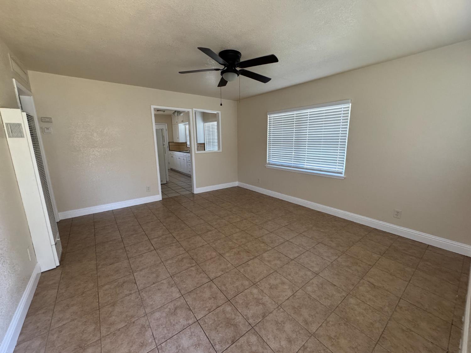 3236 E Clinton Ave, Fresno, CA 93703