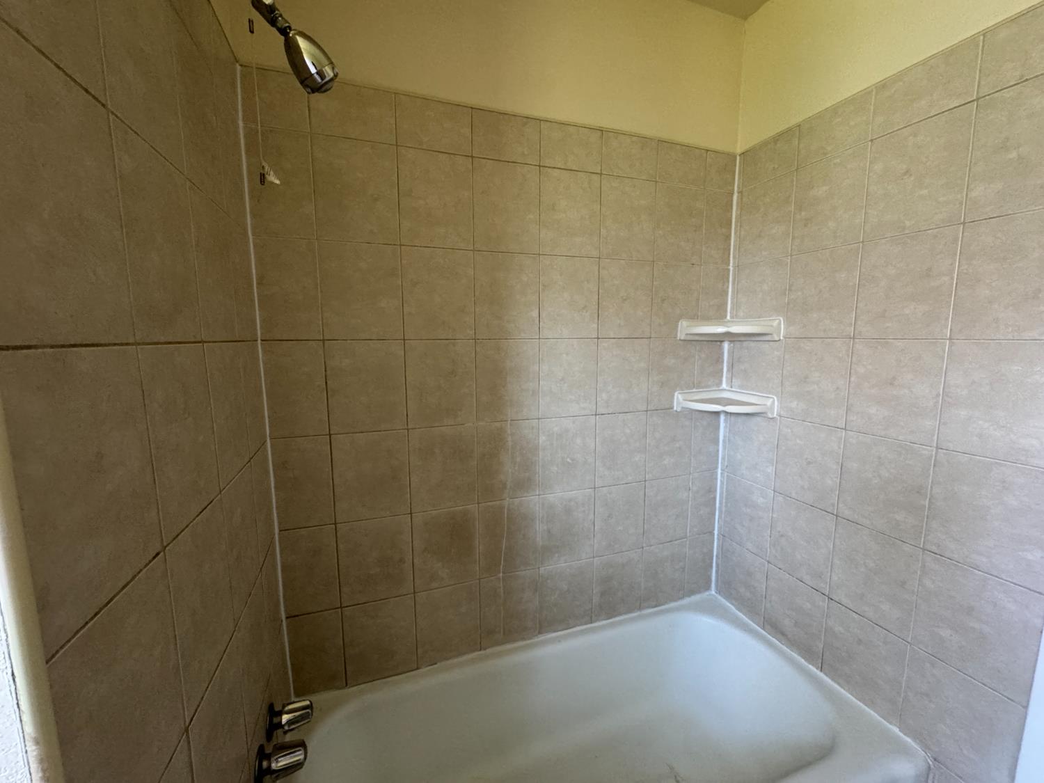 3236 E Clinton Ave, Fresno, CA 93703