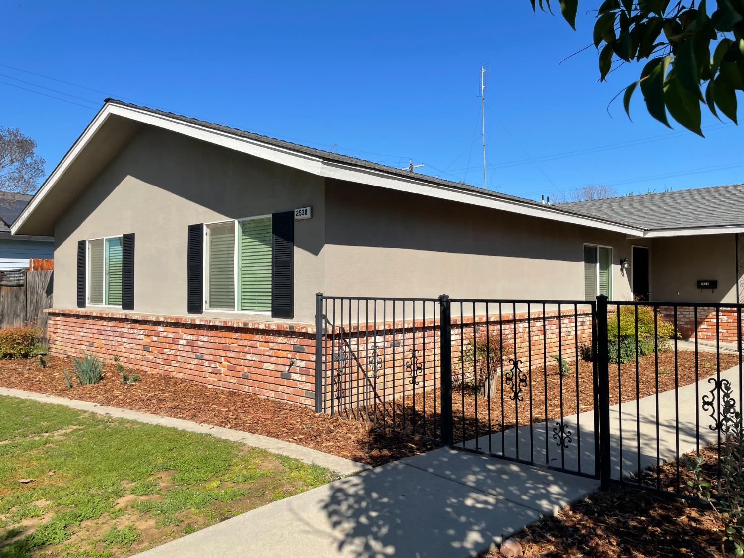 2538 N Thorne Ave, Fresno, CA 93704