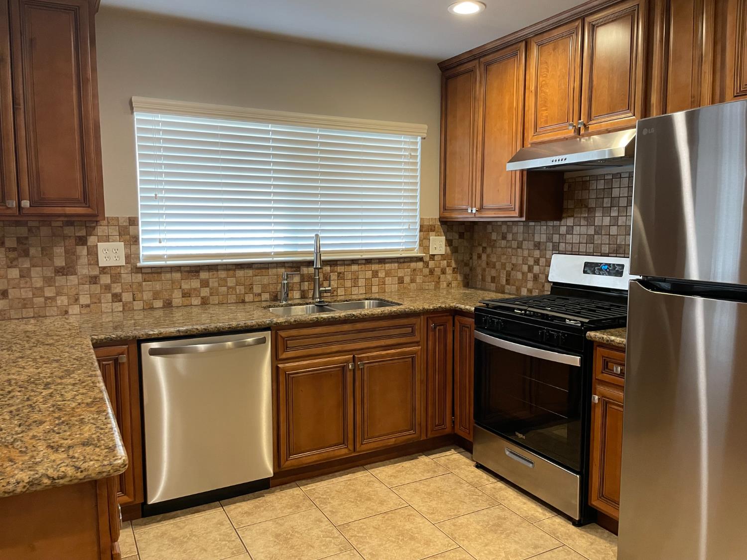 2538 N Thorne Ave, Fresno, CA 93704