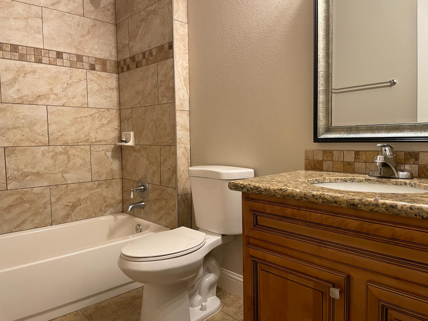 2538 N Thorne Ave, Fresno, CA 93704