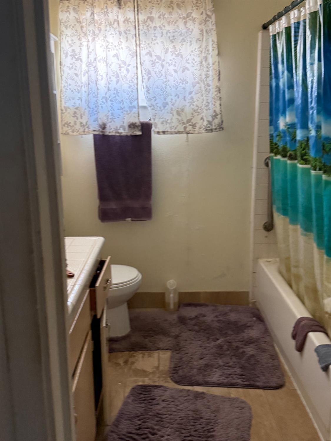 3719 3715 E Hampton Way E #2, Fresno, CA 93726