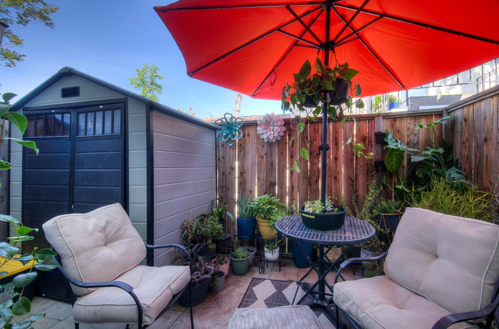 402 N Poplar Ave, Fresno, CA 93701