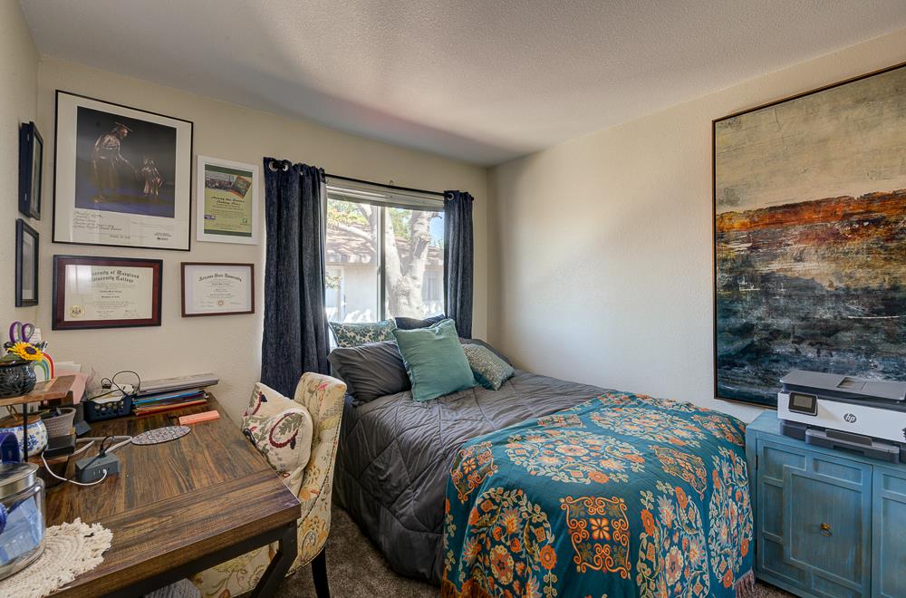 402 N Poplar Ave, Fresno, CA 93701