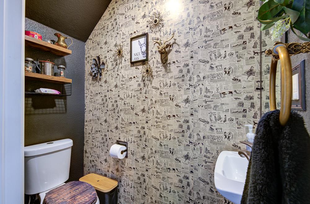 402 N Poplar Ave, Fresno, CA 93701