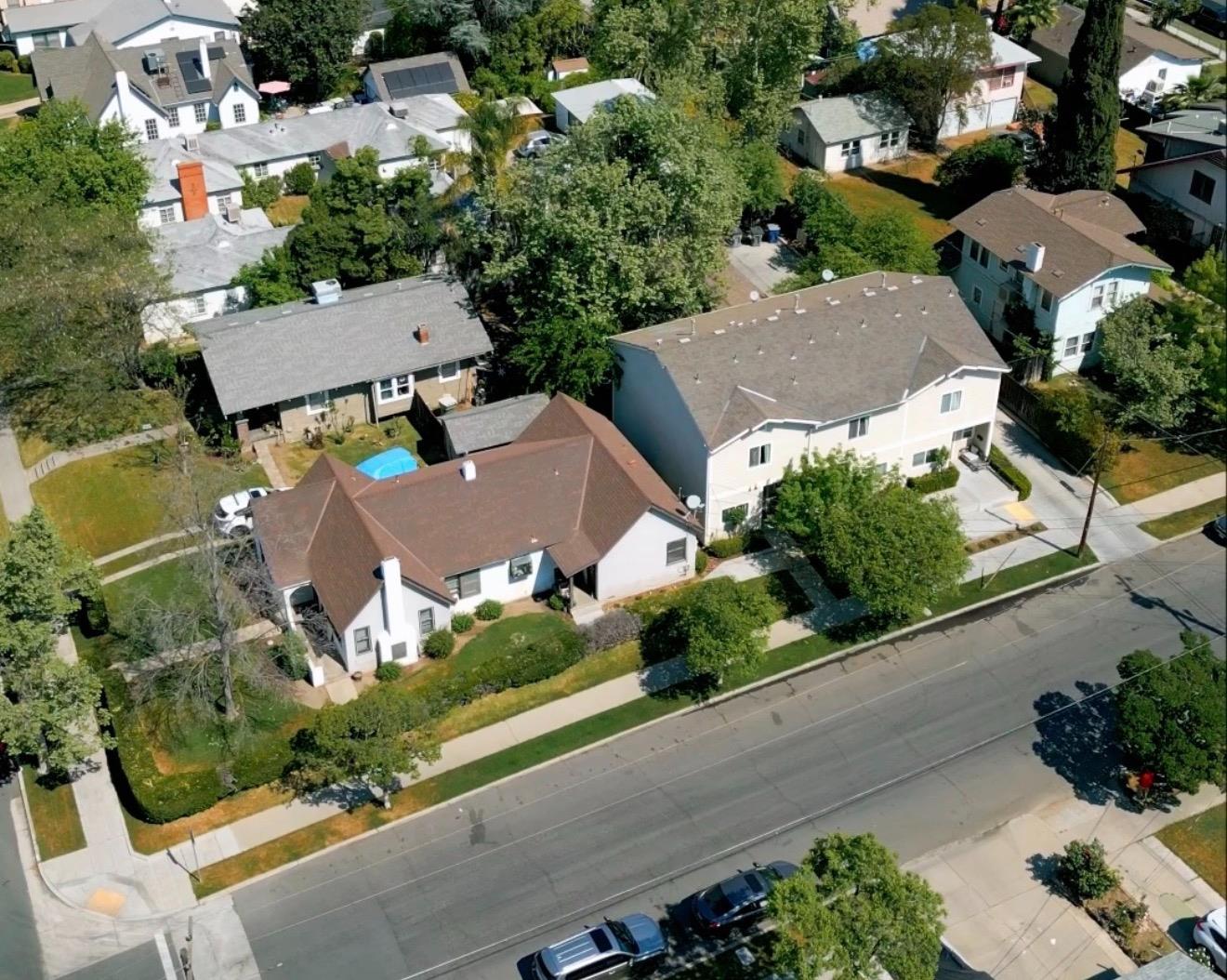 1008 N Broadway St, Fresno, CA 93728