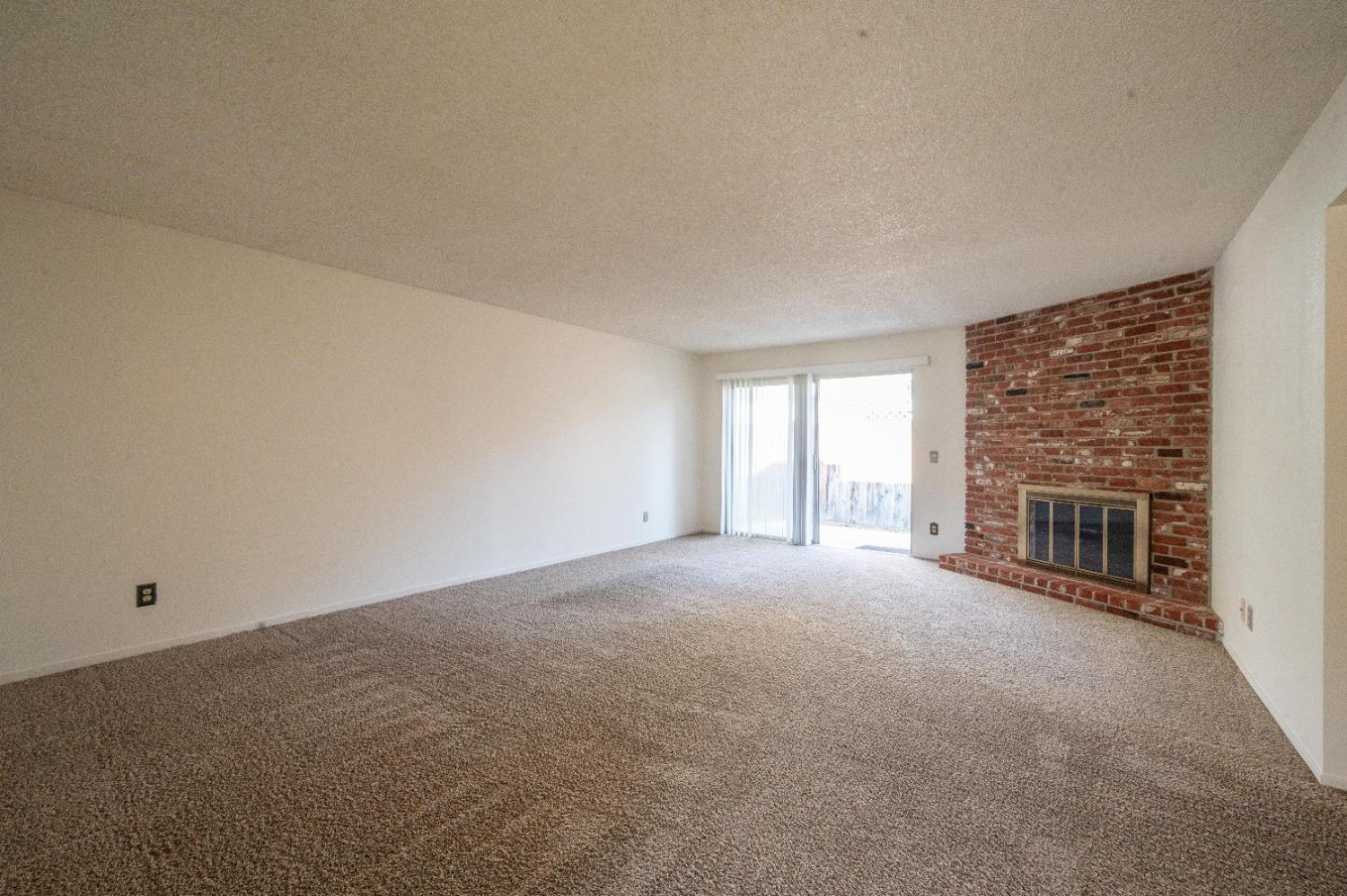 6416 N Remington Ave, Fresno, CA 93704