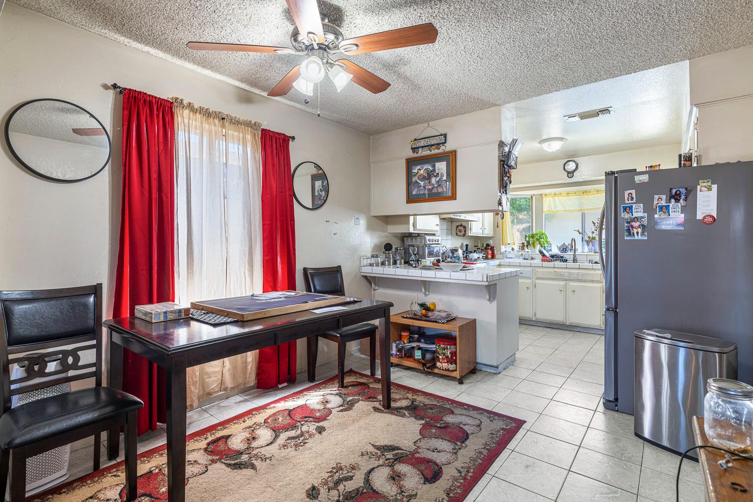 2045 W Simpson, Fresno, CA 93705