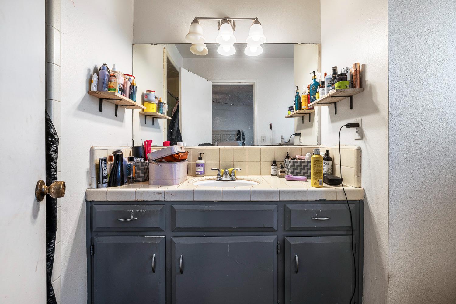 2045 W Simpson, Fresno, CA 93705