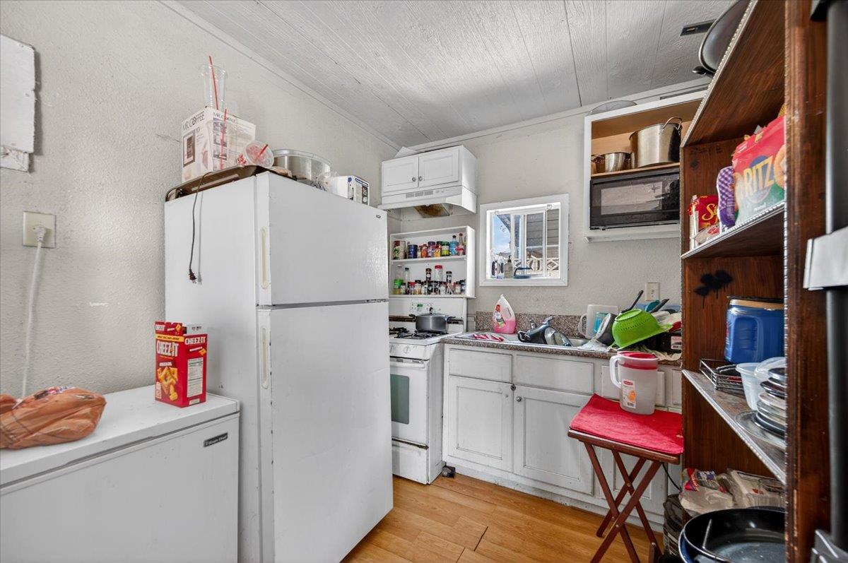 1328 1330 E Fedora Ave, Fresno, CA 93704