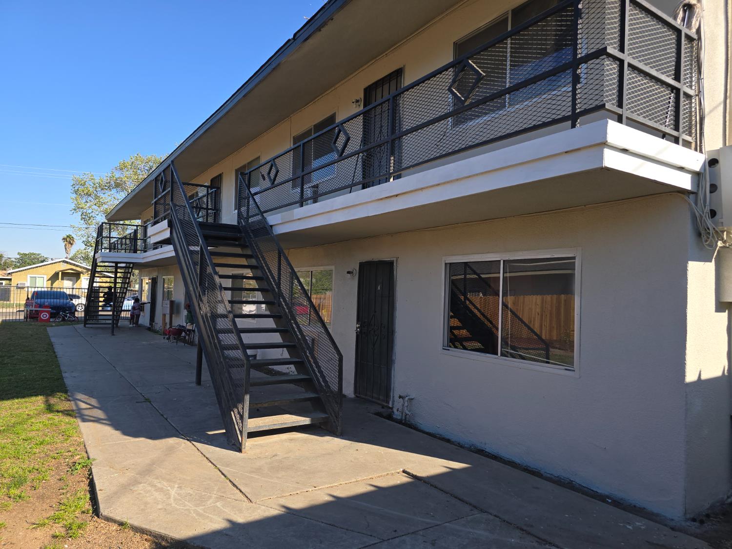 2452 S 9Th St, Fresno, CA 93725