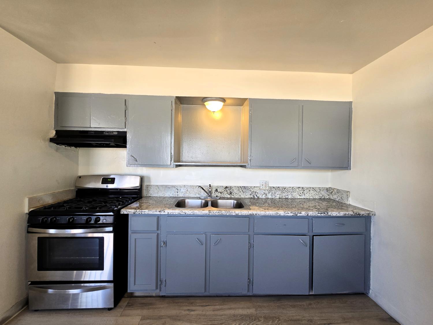 2452 S 9Th St, Fresno, CA 93725