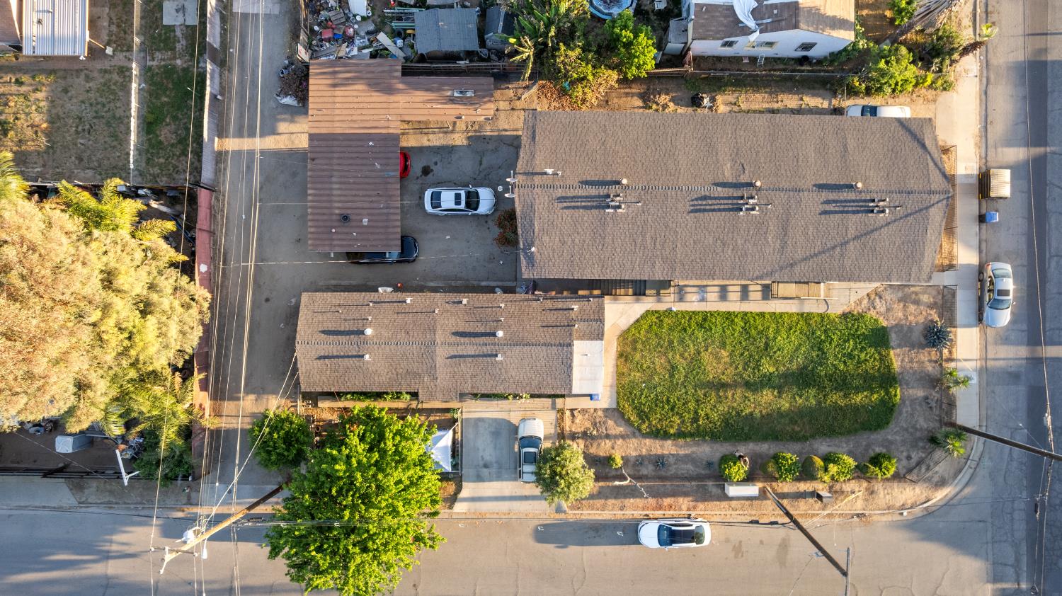 3940 E Burns Ave, Fresno, CA 93725