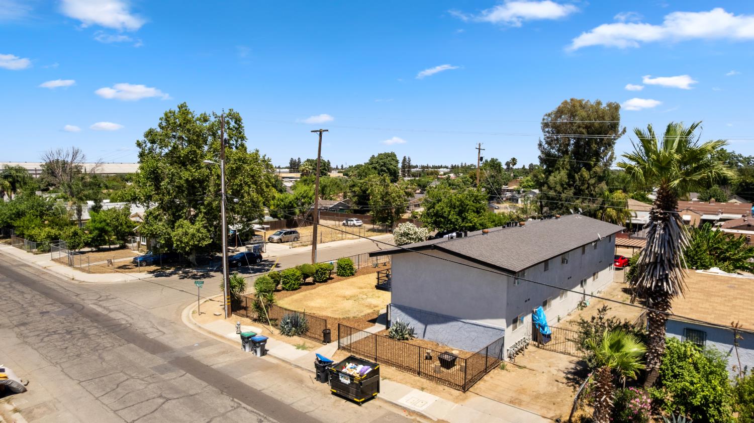 3940 E Burns Ave, Fresno, CA 93725