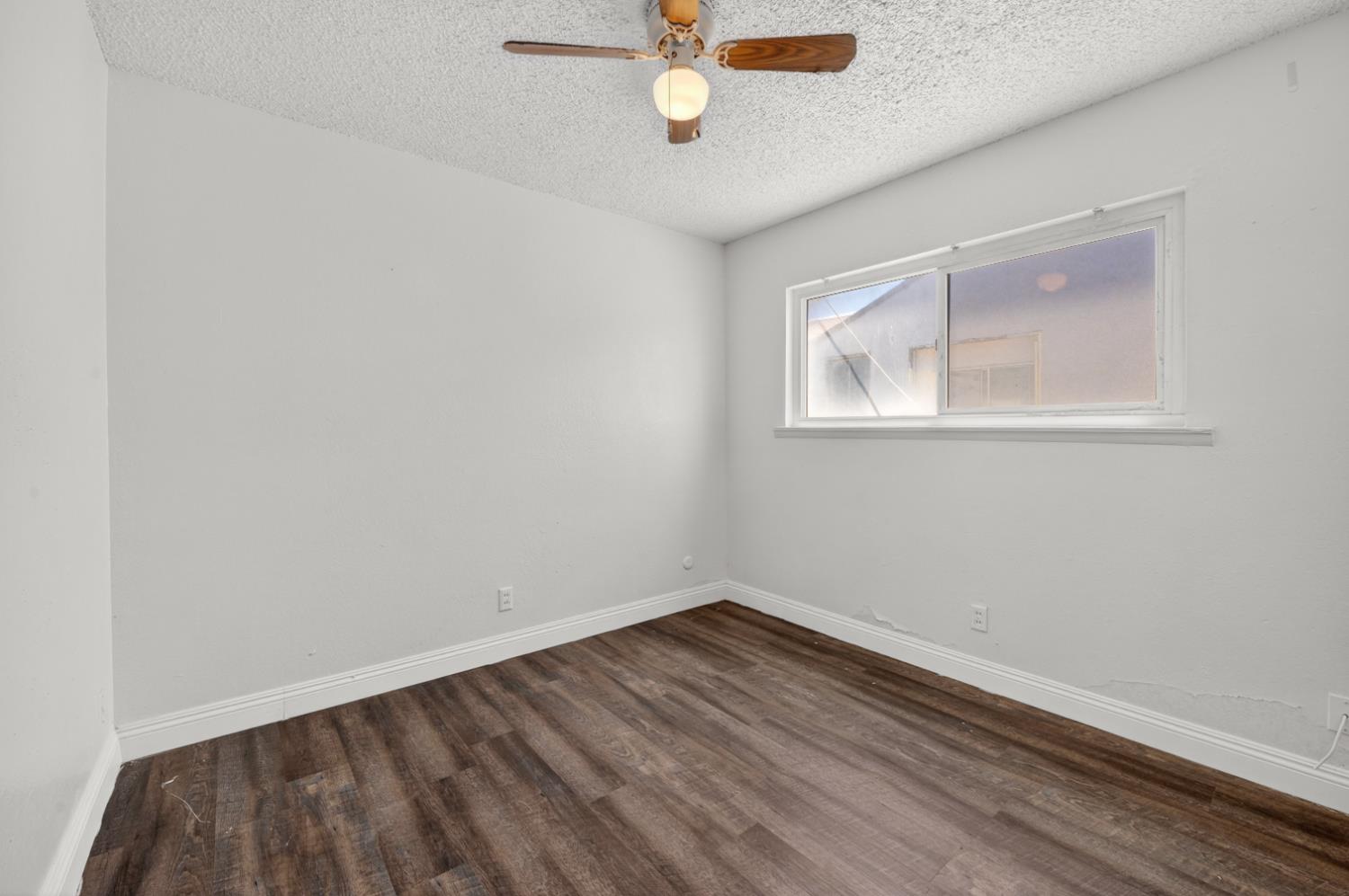 3940 E Burns Ave, Fresno, CA 93725