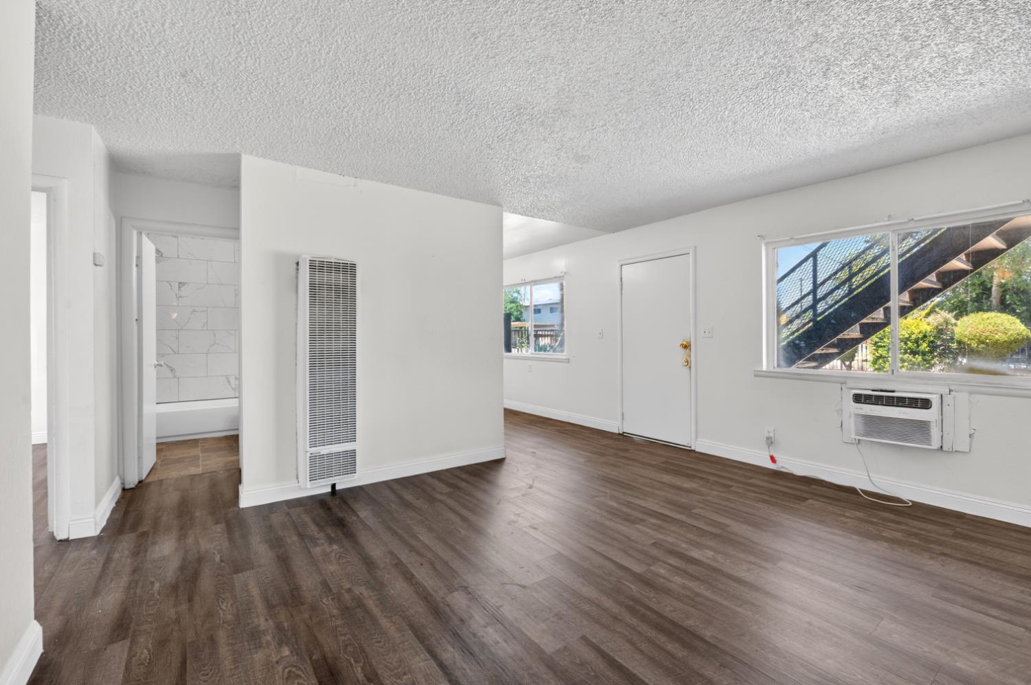 3940 E Burns Ave, Fresno, CA 93725