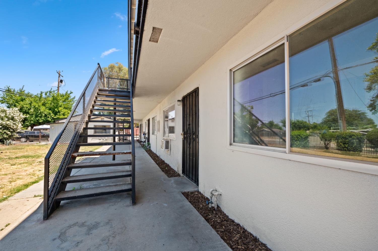 3940 E Burns Ave, Fresno, CA 93725