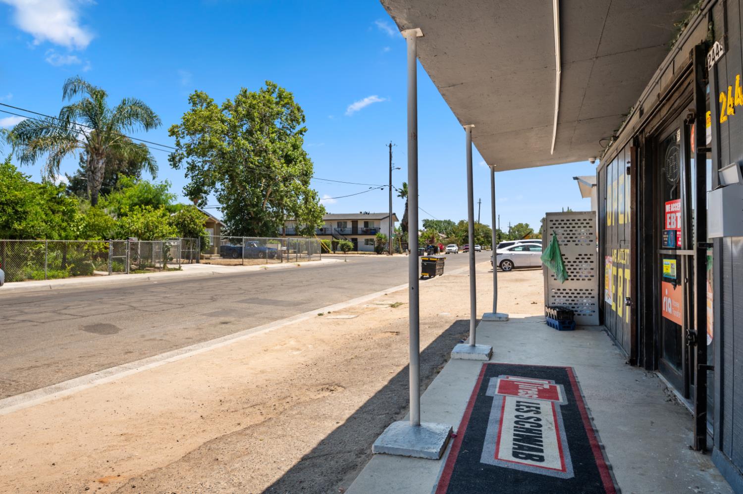 3940 E Burns Ave, Fresno, CA 93725