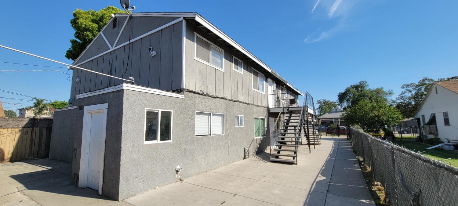 2025 E White Ave, Fresno, CA 93701