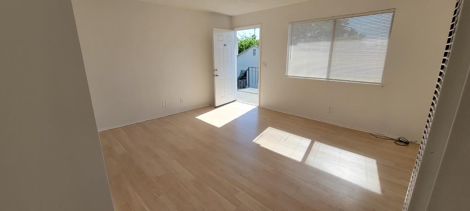 2025 E White Ave, Fresno, CA 93701