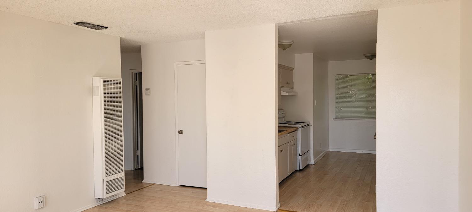 2025 E White Ave, Fresno, CA 93701