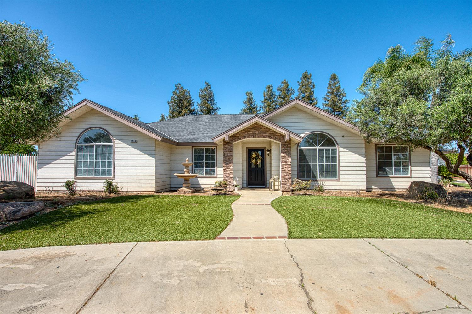 5358 W Clinton Ave, Fresno, CA 93722