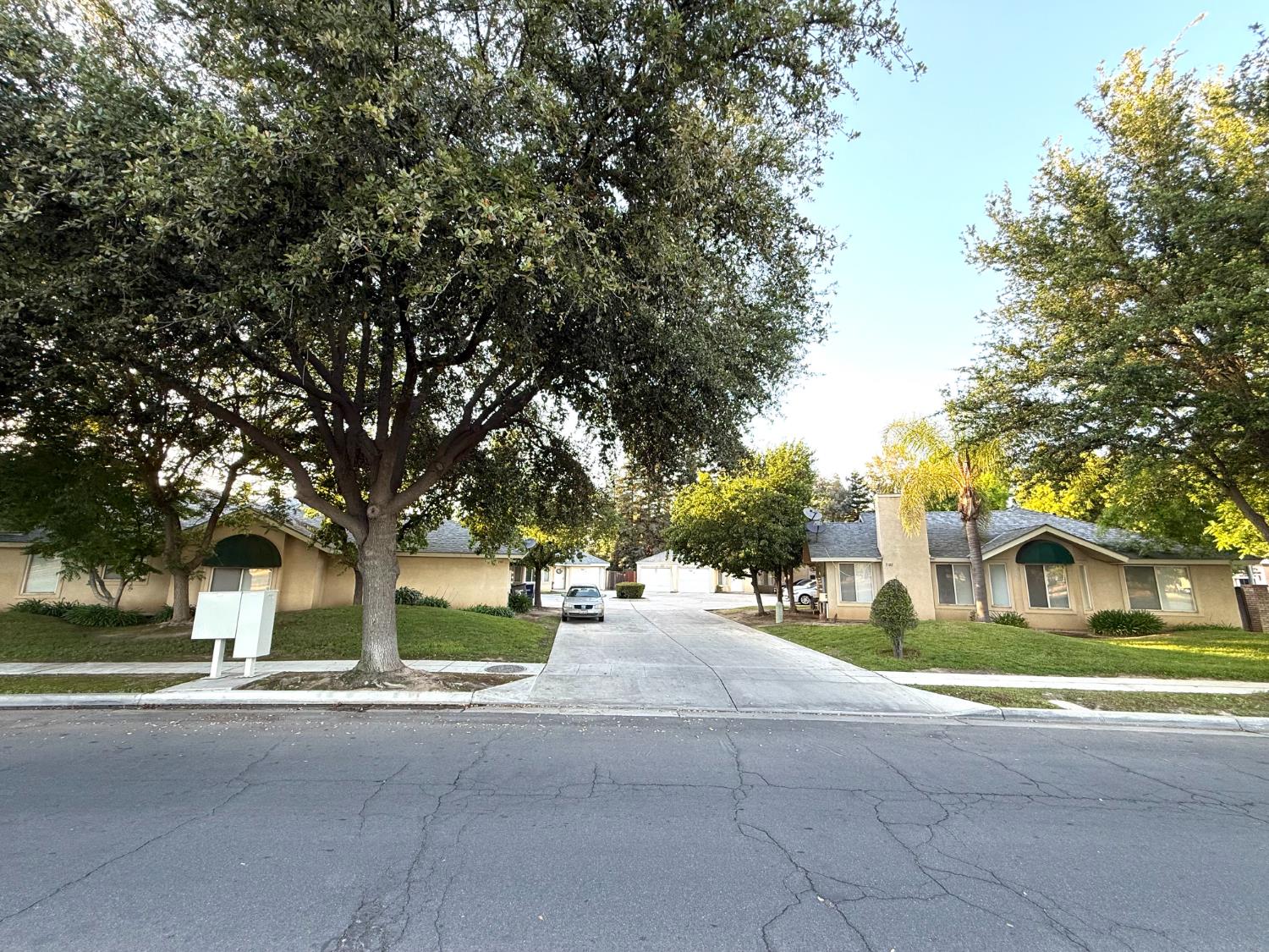 7117 N Antioch Ave, Fresno, CA 93722