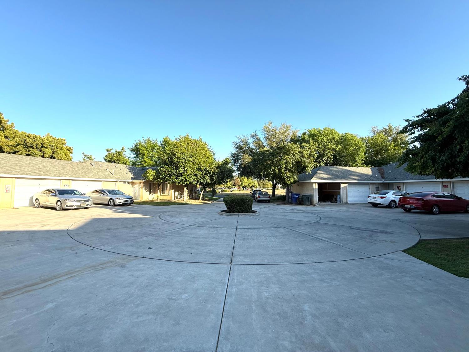 7117 N Antioch Ave, Fresno, CA 93722
